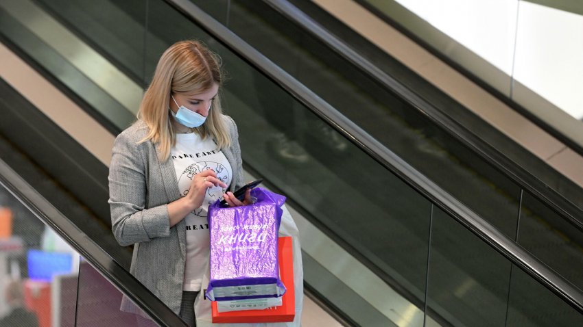 Эксперт: трафик в ТЦ Москвы и области в начале ноября упадет на 40-50% - «Недвижимость»