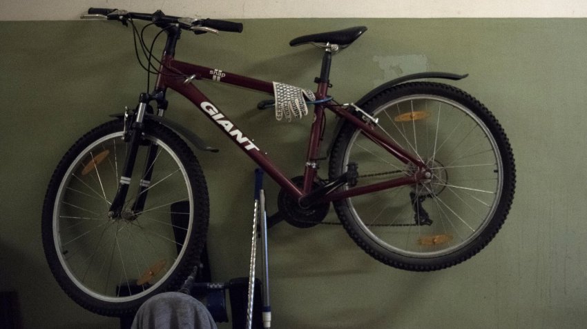 Юрист предупредил о штрафе за хранение велосипеда в подъезде - «Недвижимость»