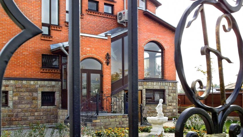 Продажи элитных домов на Рублевке в 2022 году упали втрое - «Недвижимость»