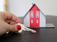 На рынке долгосрочной аренды жилья продолжается сезонное снижение цен - «Аналитика рынка»