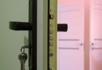 Нелегальным мигрантам запретили сделки с недвижимостью - «Недвижимость»